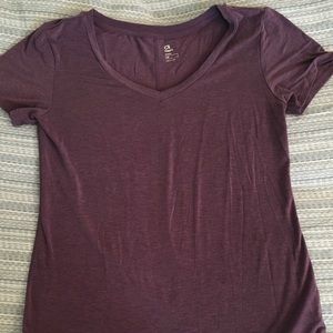 Gap Fit Breathe V Neck Tee